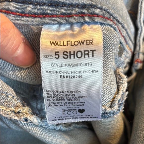 Wallflower High Rise Blue Jeans Tapered Fit size 5 short - Picture 6 of 6